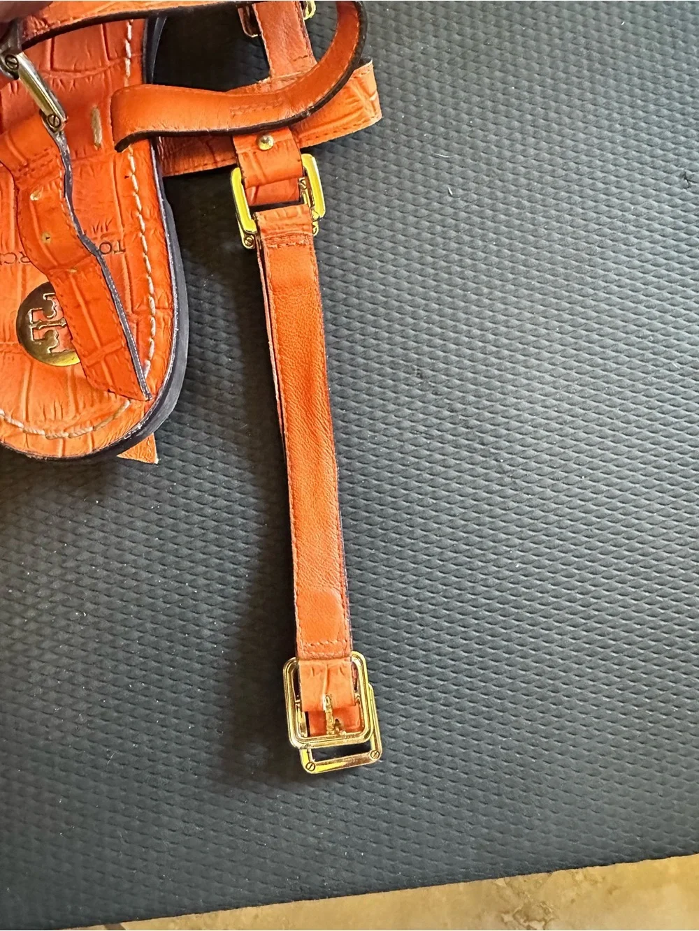 Tory Burch Trent Shiny Orange Croc-Embossed Sandals Size 8 w/ Box